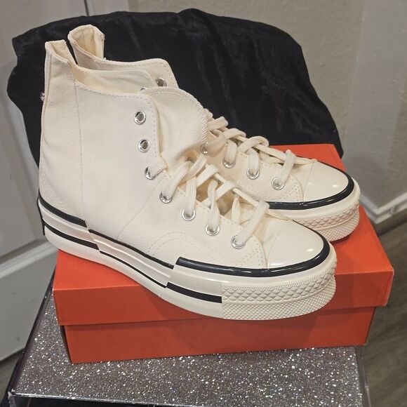 Converse Chuck Taylor All-Star Chuck 70 High Top Sneakers - Picture 11 of 11